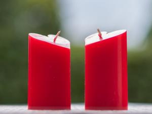 Κόκκινα κεριά καρδιά Αγίου Βαλεντίνου